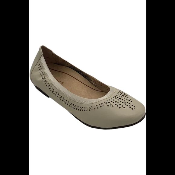 Vionic Perforated Leather Ballet Flats Whisper Cream - Wide - Picture 4 of 5